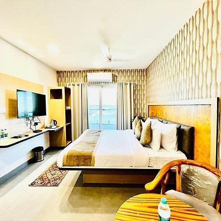 Hotel Lake View Airport Zone Hyderabad Exterior photo