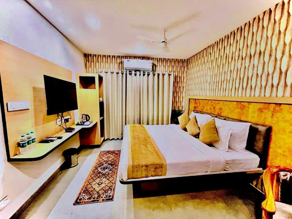 Hotel Lake View Airport Zone Hyderabad Exterior photo