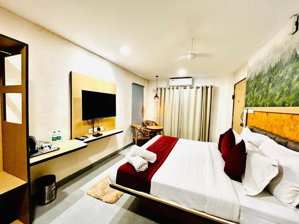 Hotel Lake View Airport Zone Hyderabad Exterior photo
