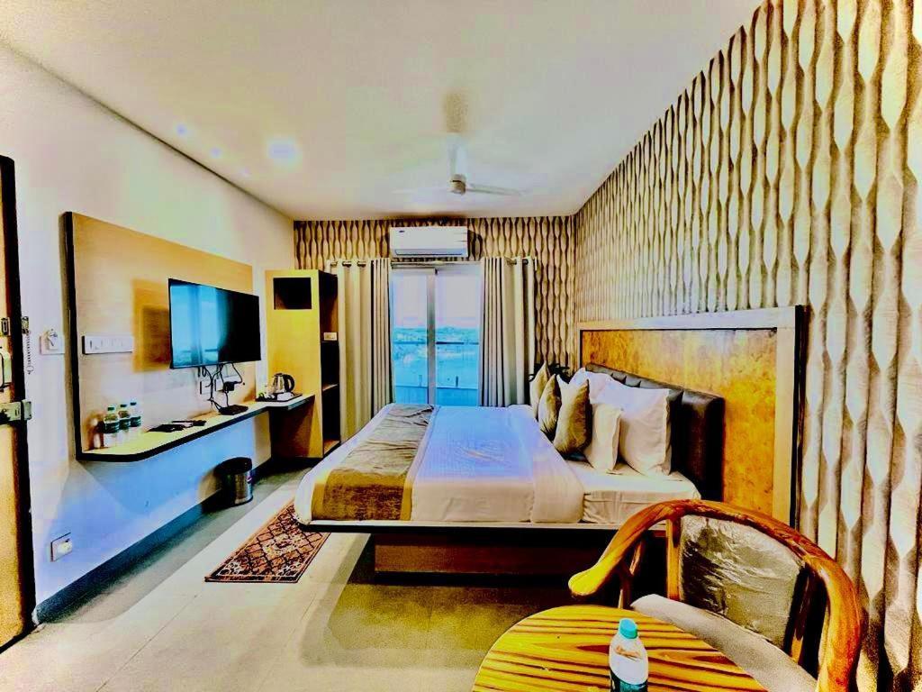 Hotel Lake View Airport Zone Hyderabad Exterior photo