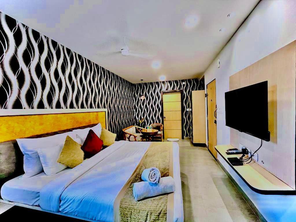Hotel Lake View Airport Zone Hyderabad Exterior photo
