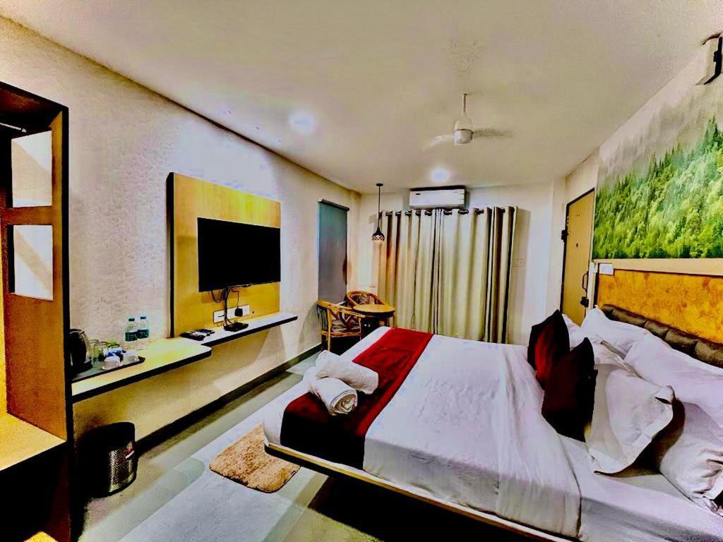 Hotel Lake View Airport Zone Hyderabad Exterior photo