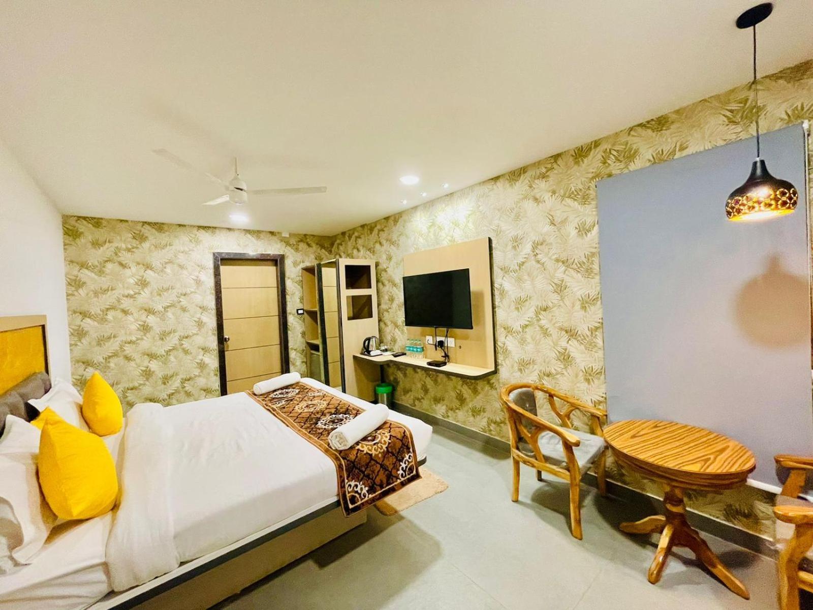 Hotel Lake View Airport Zone Hyderabad Exterior photo
