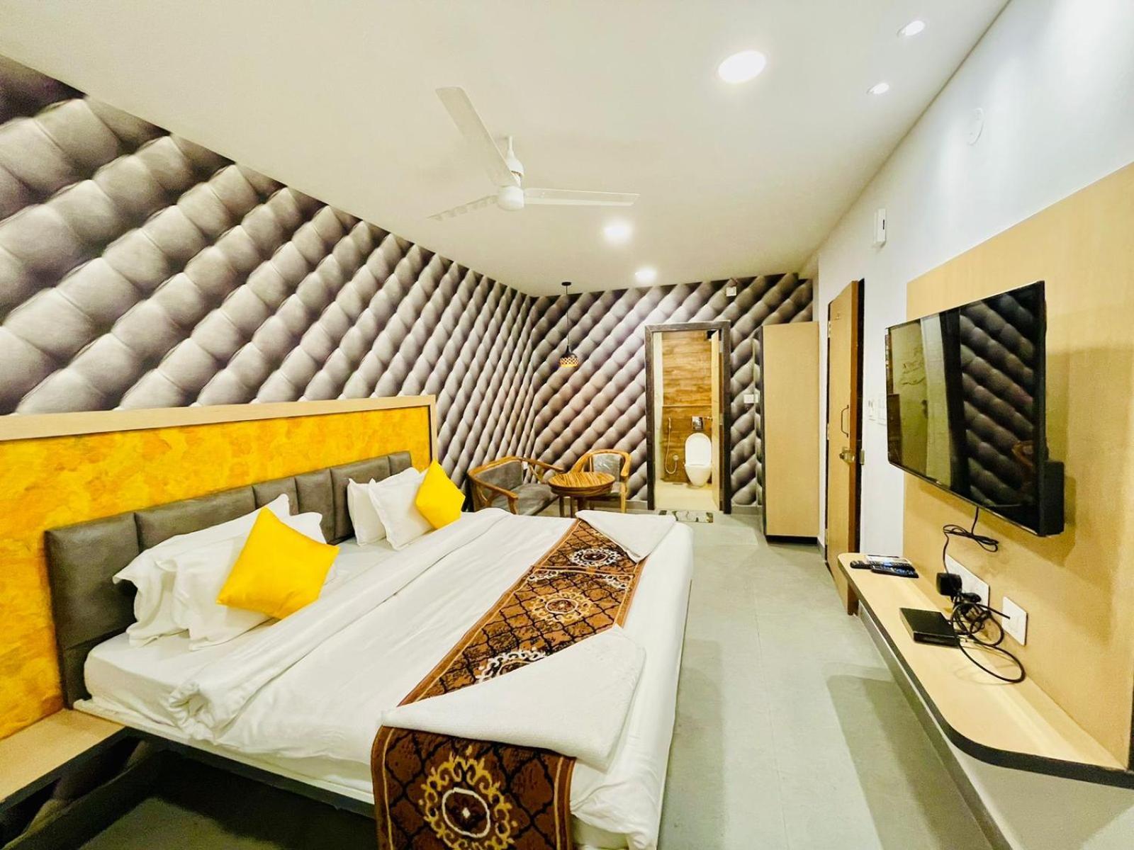 Hotel Lake View Airport Zone Hyderabad Exterior photo
