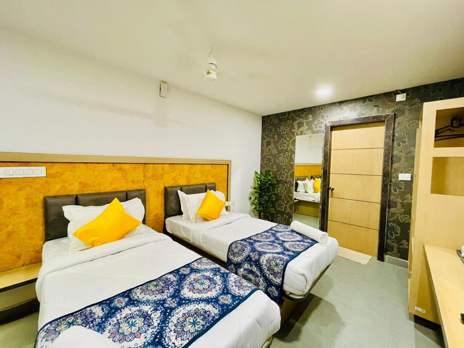 Hotel Lake View Airport Zone Hyderabad Exterior photo