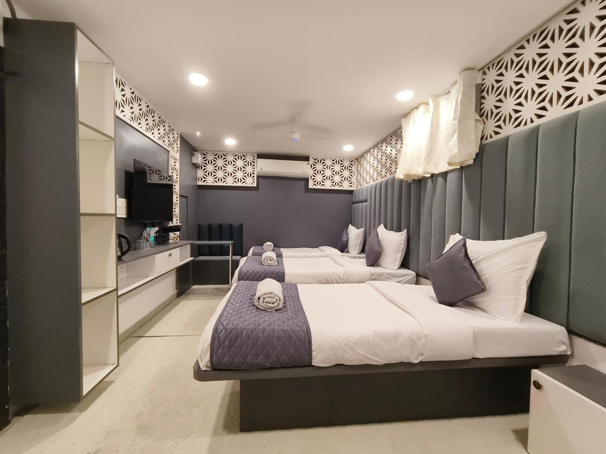 Hotel Lake View Airport Zone Hyderabad Exterior photo